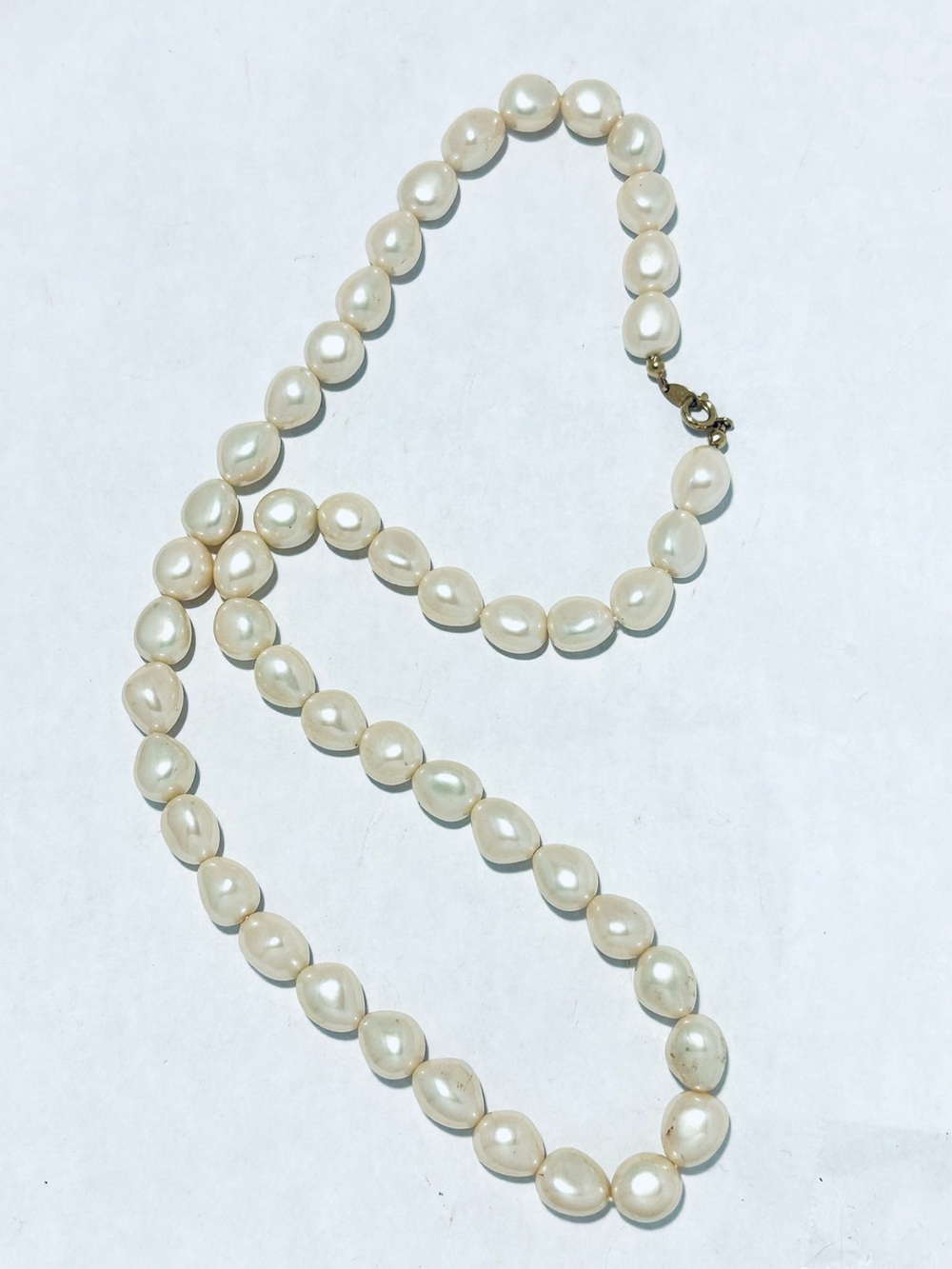 Trifari Cream Faux Pearl Strand Necklace, Trifari Jewelry, Vintage Trifari - Picture 5 of 7
